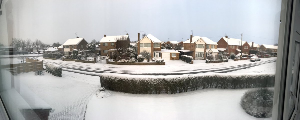 TrailRunningMag's tweet photo. Waking up to snow this morning? Hereโs how to run in it safely โ๏ธ๐โ๏ธ ๐ฌ https://t.co/MyAUmRI6Ob #wildgingerfilms #snow #winterrunning #snowyrunning #running #winter #stamford #trailrunning #timetoplay #thisgirlcan #thisgirlcanrun https://t.co/o3SRlgSaXw