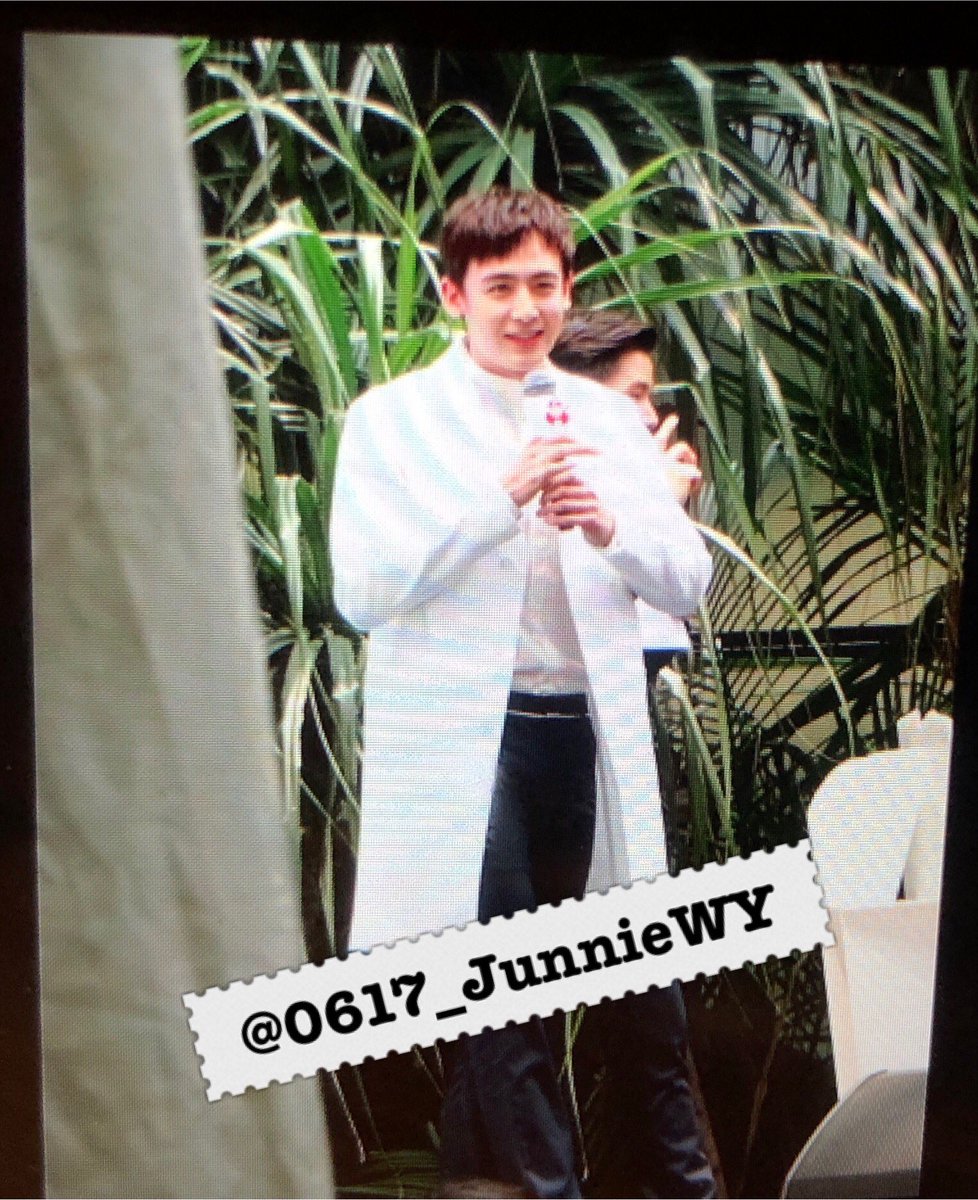 0617_JunnieWY's tweet photo. [LQ] 180227 TKN Press Con at Emquartier

น่ารักๆๆๆๆๆๆ คนอะไรน่ารักได้ขนาดนี้~

#นิชคุณ #Nichkhun #닉쿤 #2PM #투피엠 #เถ้าแก่น้อย #เถ้าแก่น้อยอร่อยฟินกับนิชคุณ https://t.co/acTxCucObj