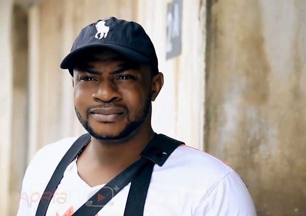 Oviesly's tweet photo. An alpha male that knacks in d latrine,iz that one an ALPHA male?? #TeamTeamless #BBNaija https://t.co/rDj9pEMm4b