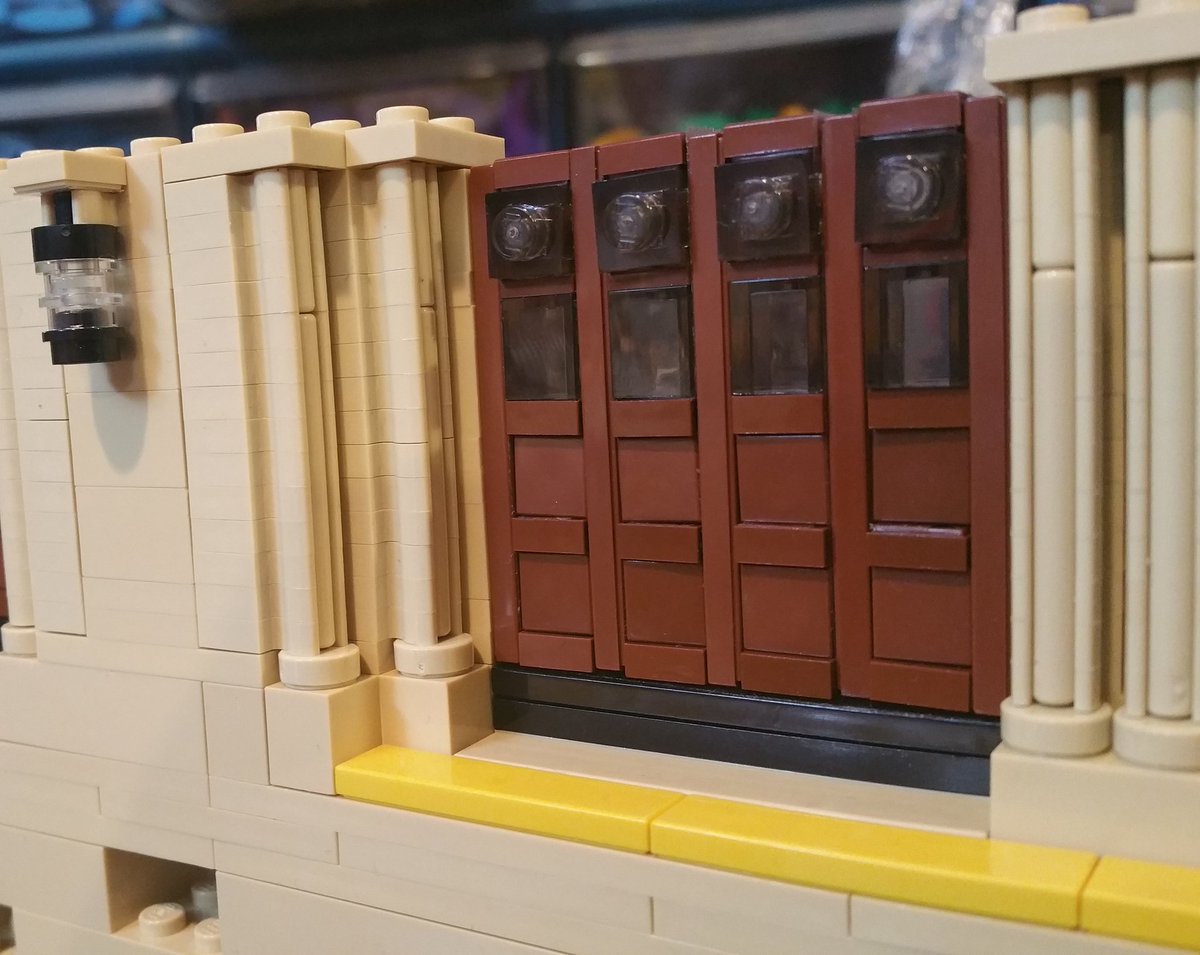 MariannAsanuma's tweet photo. Teaser pics of my latest build. Lots of #tan , tiny #columns , #details , #microfigs and #design #modelbuildingsecrets #customlego #LEGO #legophotography #architecture #stairs #MOCS https://t.co/tFfA2fjfE2