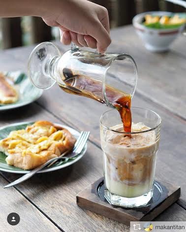 Sore-sore gini enaknya Ngopi di temenin Roti Bakar khas Warung Suluh,Ayo mampir.