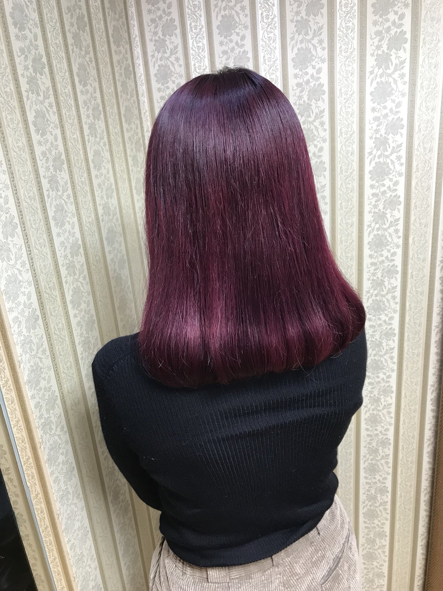 シャンテグラム ヘアスタイル紹介 内巻きワンレンボブにダークレッドパープルカラー 赤紫をメインカラーに ブルーやブラウンを少々mixし濃厚で深めな色合いに仕上げさせていただきました T Co 7xjjaykhvu Twitter