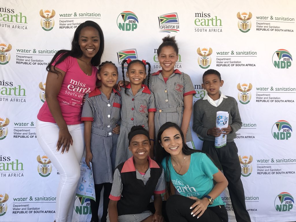 missearth_sa's tweet photo. Our newly recruited #WaterHeroes 😎 Thank you #ParkviewPrimarySchool #Avondale for having us! #MissEarthSA #MissEarth2018 #SaveWater #CapeSaveWater #EveryDropCounts https://t.co/5Tzp1FNJ3A