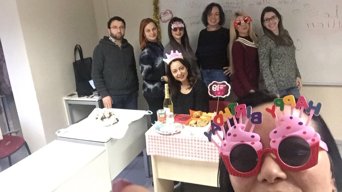 tomerkadikoy's tweet photo. Time to have fun💃After-class activities🤡🎈🎉🎶Ders sonrası yaptığımız eğlenceli aktiviteler☺
#tömer #tömerkadıköy #turkish #türkçe #turkishforforeigners #türkçekursu #turkishcourse #turkishcourseinkadıköy #afterclassactivities https://t.co/6ZdBDVFWZo