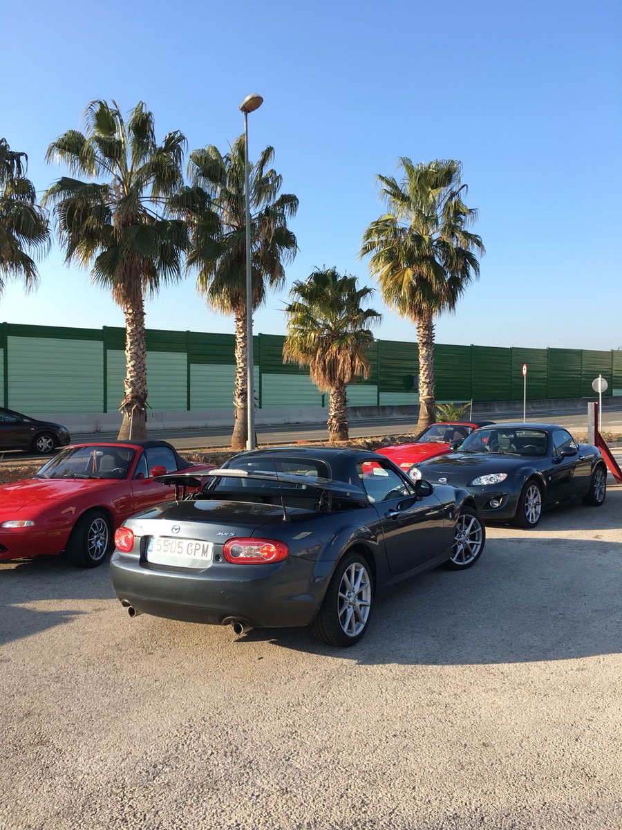 MiataPasion's tweet photo. El fin de semana pasado kdd valenciana con mas de 20 coches previa a la Concentración Nacional de Albacete 2018, espectaculares las kdd @MazdaEspana @ClubMiata_Es @clubmzd @mx5andalucia @MX5Forum @Mx5_Albacete https://t.co/4qo6Ed9VvE