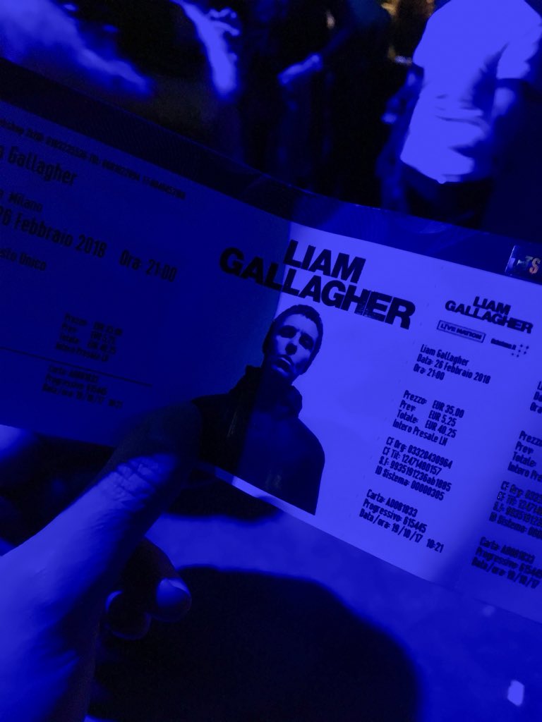 ireforchi's tweet photo. Last night with @liamgallagher!What an amazing show!! 🇬🇧⚡️😎 | #liamgallagher #milan #fabrique #musicshow #britmusic https://t.co/WAUXuZTF7P