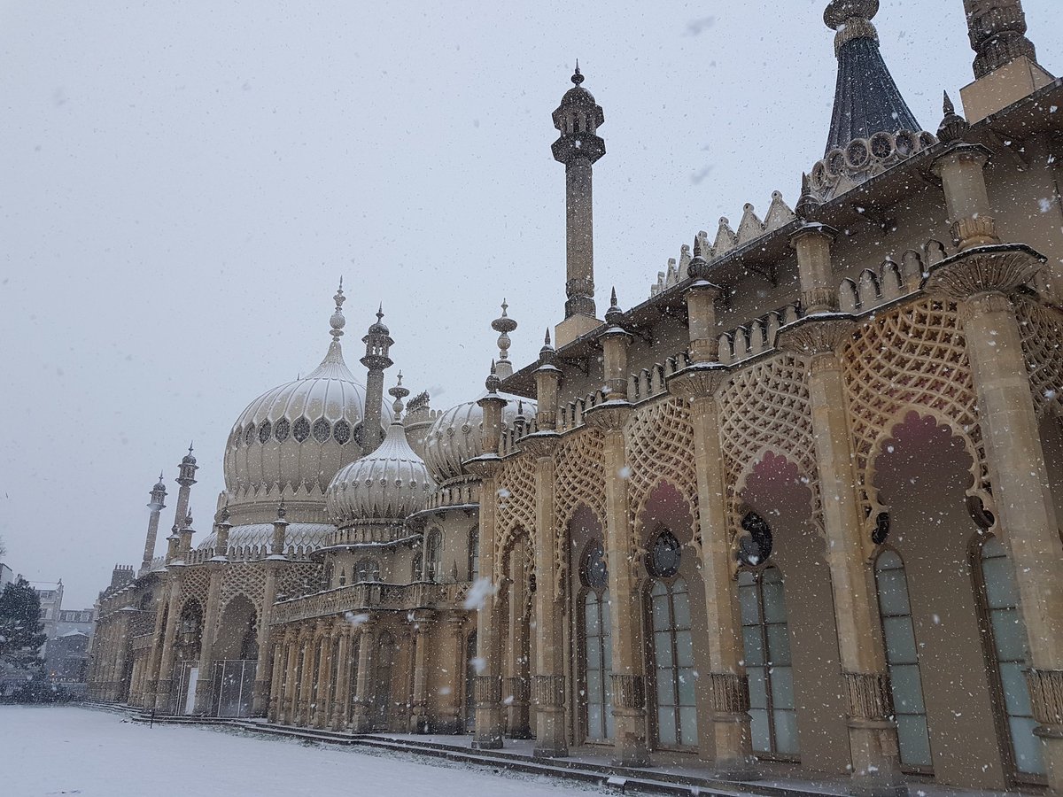 Love_Brighton's tweet photo. The #BeastfromtheEast has arrived in #Brighton! ❄ #uksnow https://t.co/BeN4XiUm68