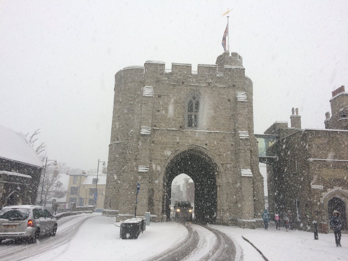 SimonJonesNews's tweet photo. Wintry Westgate tower. #UKsnow https://t.co/uN2H7coyfZ