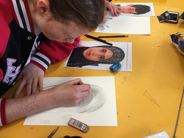 UNICEFJordan's tweet image. Student artists from halfway around the 🌏 in Australia are letting children in #Zaatari &amp;amp; #Azraq camp know that people care about them by drawing their portraits #MemoryProject: memoryproject.org