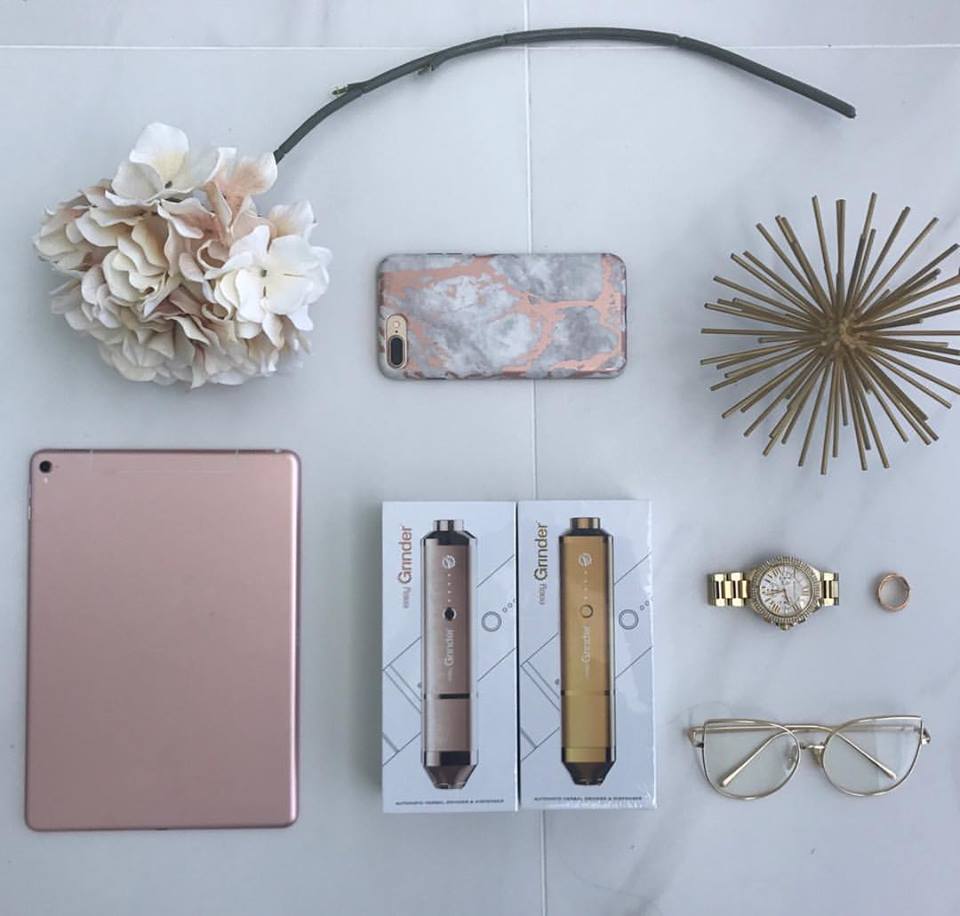 STCECIGMALL's tweet photo. Your herbal grinder should match your lifestyle. Check out our Easy Grinder in gold and rose gold. Available at STCECIGMALL
#easygrinder #weed #weedgrinder #weedporn #cannabis #medicalmarijuana #maryjaneit #gold https://t.co/3JVD1G0tdJ