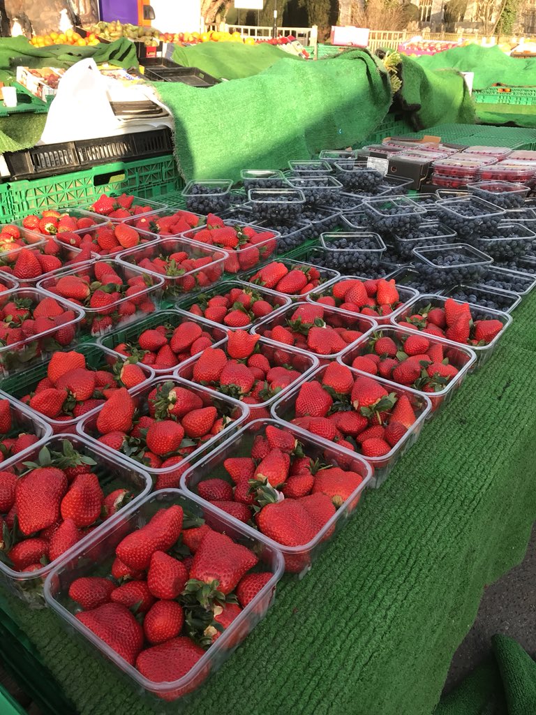beaconsfieldmkt's tweet photo. Well thin on the ground is an understatement But you can drink a #coffee while ordering your frame &amp; buying your fruit &amp; veg https://t.co/hE8Yv4tNns