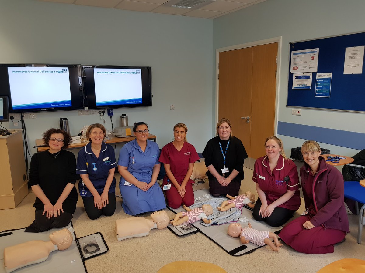 QEResus's tweet photo. Well done to our team this morning going through their annual Basic Life Support training. Keep up the great work @QEGateshead https://t.co/RCup9nwCkT