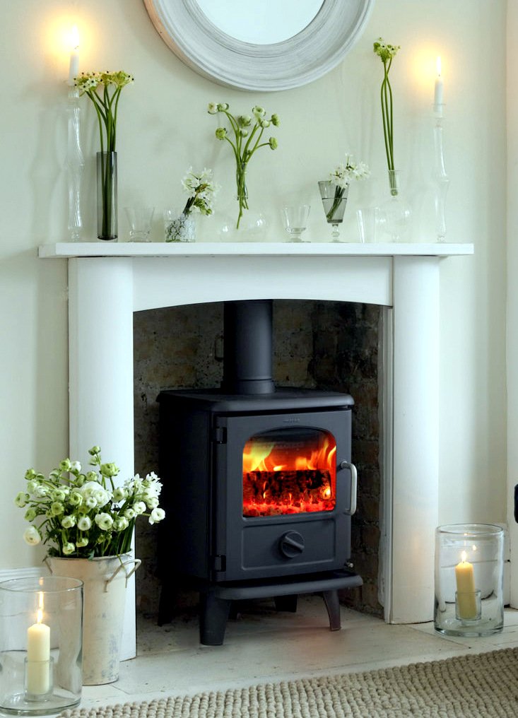 TheFireGallery's tweet photo. #Letitsnow We #lovingthesnow ofcourse we are #cozily #sittingbythefire Contact us so you too can enjoy the #pleasure of a #woodburningstove #Morso #London #Surrey We are #SIA2022ready https://t.co/iYwfVQNv4I
