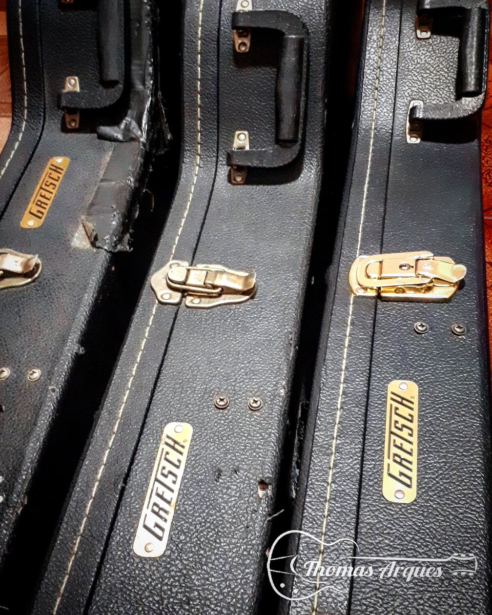 gretsch's tweet photo. Case in point! RT @ThomasArques: Well-kept 😉🎶🎸
#gretsch #gretschguitars #guitarcases #cases #guitar #gretschduojet #gretschtennesseerose #gretschcountrygentleman #thomasarques #tklcases https://t.co/i7Ev7LNr61