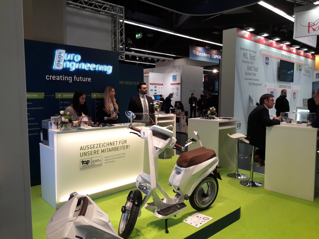 julia_gahl's tweet photo. Der elektrische Scooter von @UjetNews ist ein echter Hingucker auf dem Stand der @ee_ag auf der Embedded World 2018 https://t.co/dHcuUF4gku