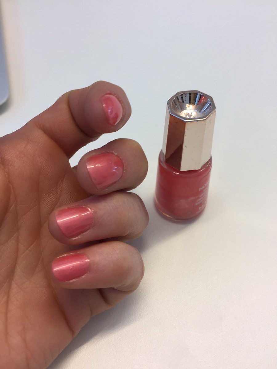 Kirjaimellisesti asiat, joita en tän yrityksen eteen tekis, alkaa olla lopussa. Nyt vaihtuu jopa identiteetti @MarjaLiikala käskystä! 🤔#epämukavuusalue