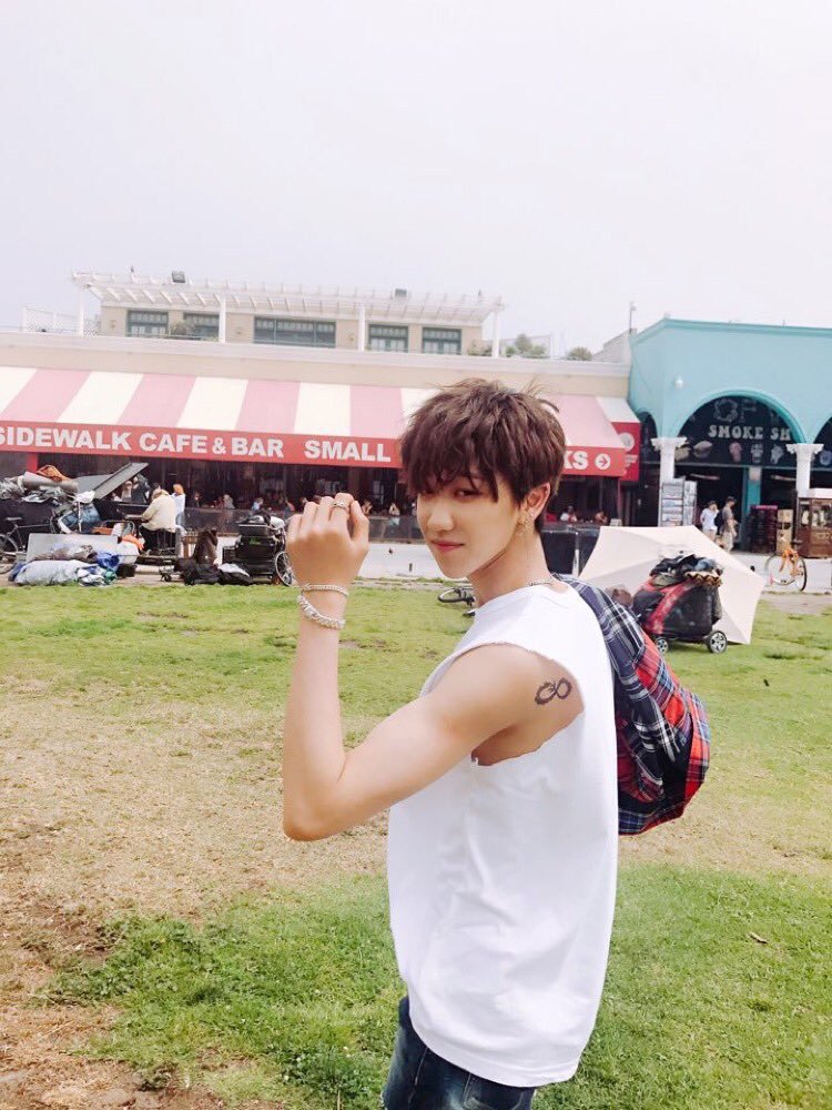 pledis__17bot's tweet photo. [17's AutoTweet!]
11:07
THE8(디에잇)TIME!
BD:97.11.07
TEAM:Performance
BOT:@ 
https://t.co/1C7Xo2nfWN