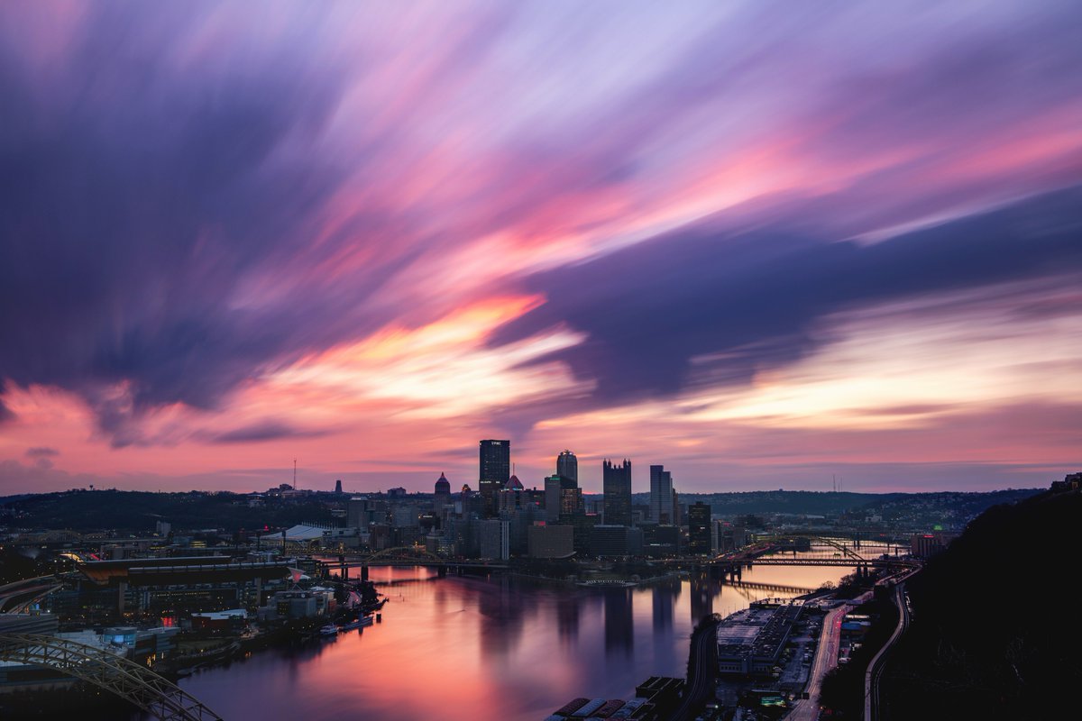 DaveDiCello's tweet photo. Figured that an image with a pink sky over #Pittsburgh was an appropriate follow up to my post last night! This is a 3 minute exposure of one of those beautiful sunrises that I captured last week, as vibrant color streaked across the sky. https://t.co/4YNQGE74tS