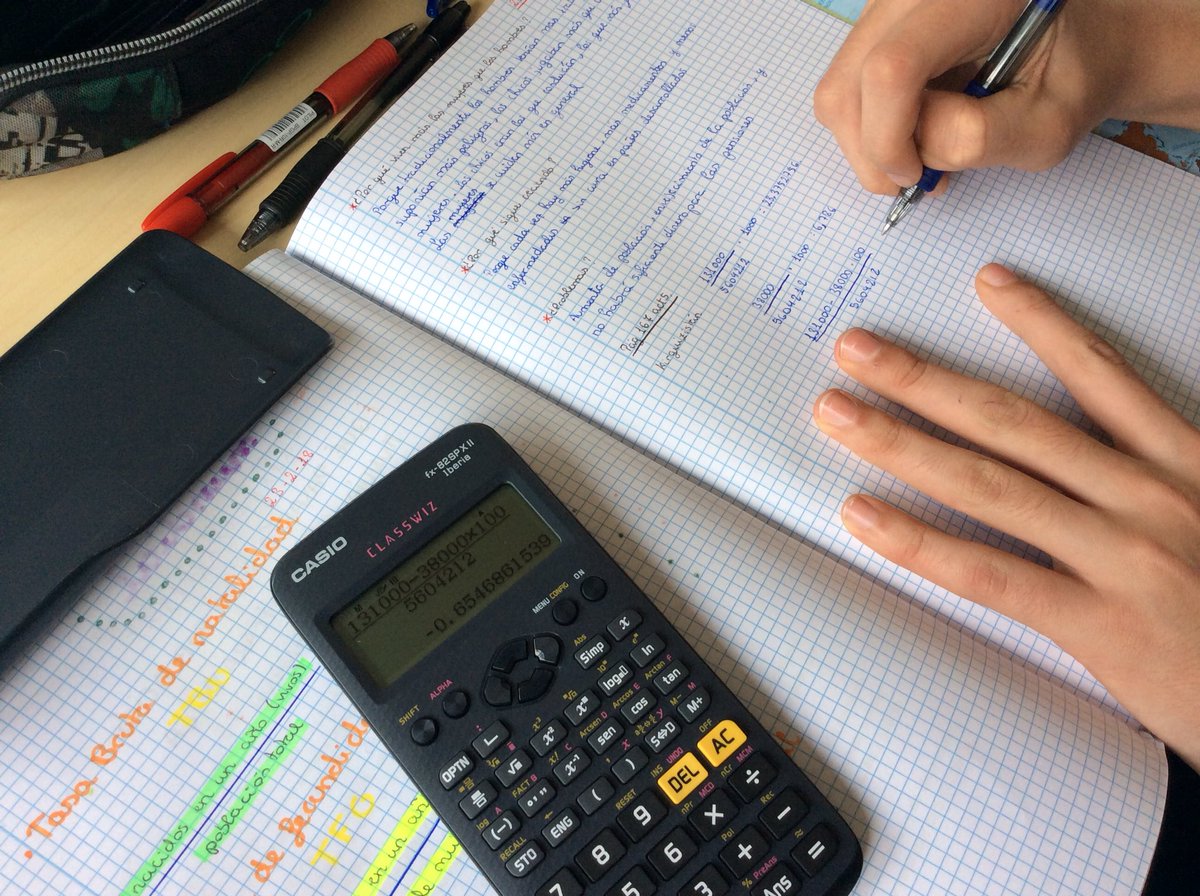 3ESOAuseva's tweet photo. En geografía sacamos la calculadora 📈📉📊. Competencia matemática para analizar la población. TBN, TBM y CN @ausevamaristas https://t.co/L8P8XHriPx