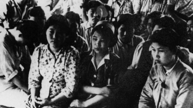 [JTBC 뉴스룸] 일본군의 조선인 #위안부 학살 영상 공개. 그동안 사진은 있었지만, 영상이 나온 것은 처음. 영상 공개 후 일본 측 연구자들도 큰 충격 받아. bit.ly/2GNFJHD