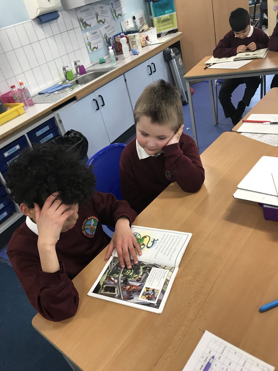 R2PalmerAcademy's tweet image. Year 6 have welcomed Year 1 upstairs to share a story! We love book week! 📚 #stopandread