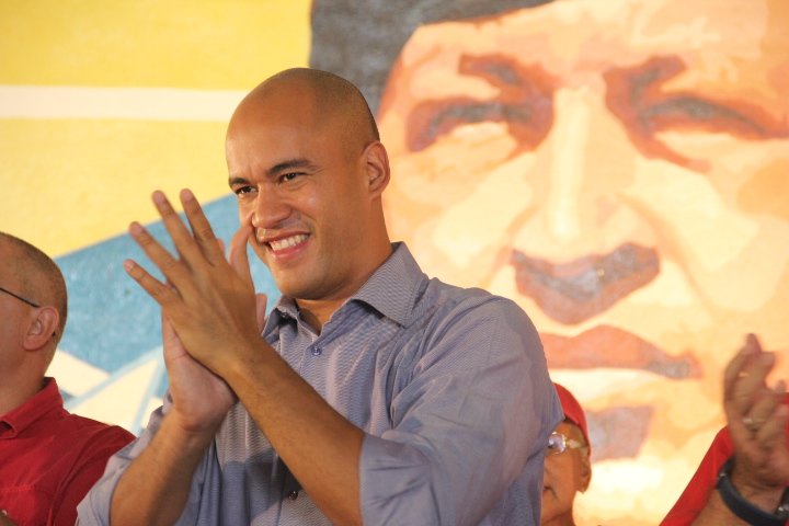 HectoRodriguez's tweet photo. Hoy nos desplegamos en Guarenas - Guatire para conmemorar junto al poder popular los 29 años de aquella rebelión social que abrió paso a la llegada de la Revolución Bolivariana. Más nunca el neoliberalismo volverá a ahogar al pueblo! #27Feb #JuntosTodoEsPosible https://t.co/617JbwFJBD