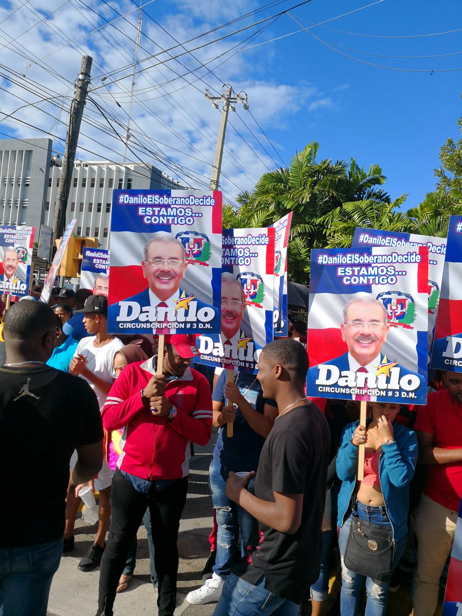 felibertonavar4's tweet photo. #DaniloElSoberanoDecide porque lo a echo bien Siga sr presidente @ferreras_carlos https://t.co/75JJooHZvQ