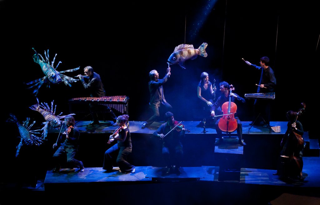 OSRMurcia's tweet photo. 'Soñando el carnaval de los animales', de @TiteresEtcetera, será el último de nuestros #ConciertosEnFamilia  en el @AUDITORIOMURCIA (15 abril). Un espectáculo de títeres y música clásica en directo delicado, envolvente, ¡impresionante! Entradas a la venta: https://t.co/rlaFlA7vXM https://t.co/NpGfrFKawt