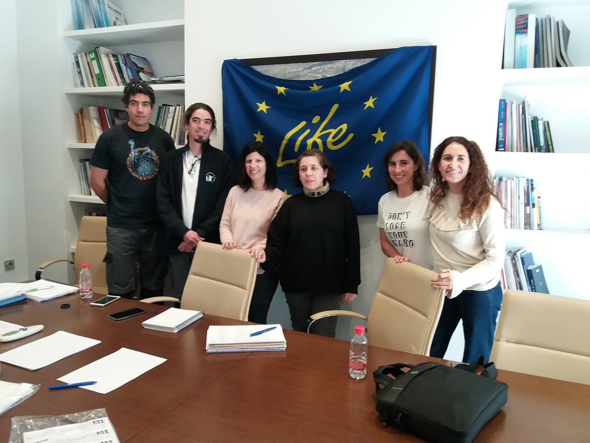 liferemopaf's tweet photo. El equipo del proyecto @liferemopaf realiza la 6 reunión del Consorcio en #Melilla para el proyecto LIFE #REMOPAF  "Recuperación del molusco #Patella #ferruginea". #ACCIONA #puertodemelilla #UniversidadSevilla #LIFEprogramme https://t.co/xNgFbsdLCc