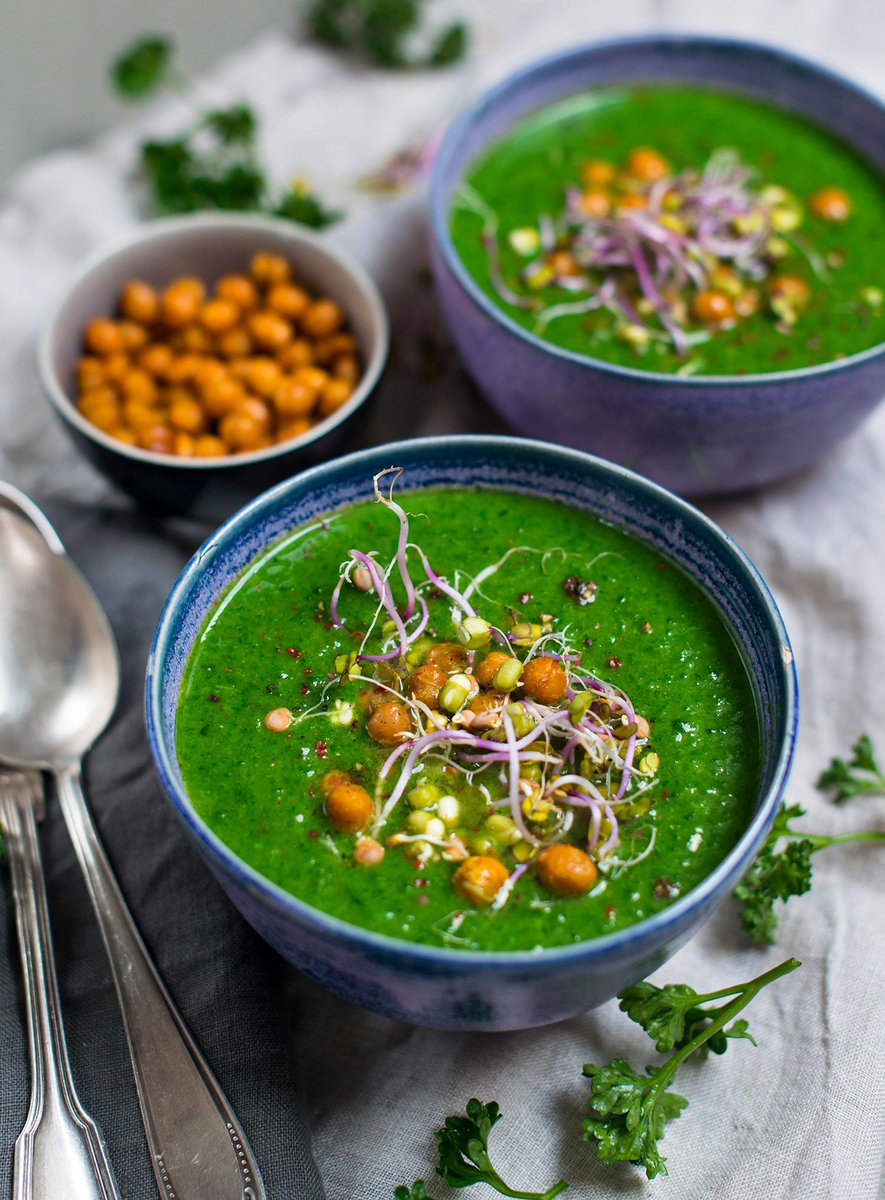Iamlealou's tweet photo. Vegan spinach parsley soup up #ontheblog: https://t.co/SkT4craoCK #soup #vegan #onthetable #lifeandthyme #thephotosociety #food #instafood https://t.co/MP8IjjtgeC