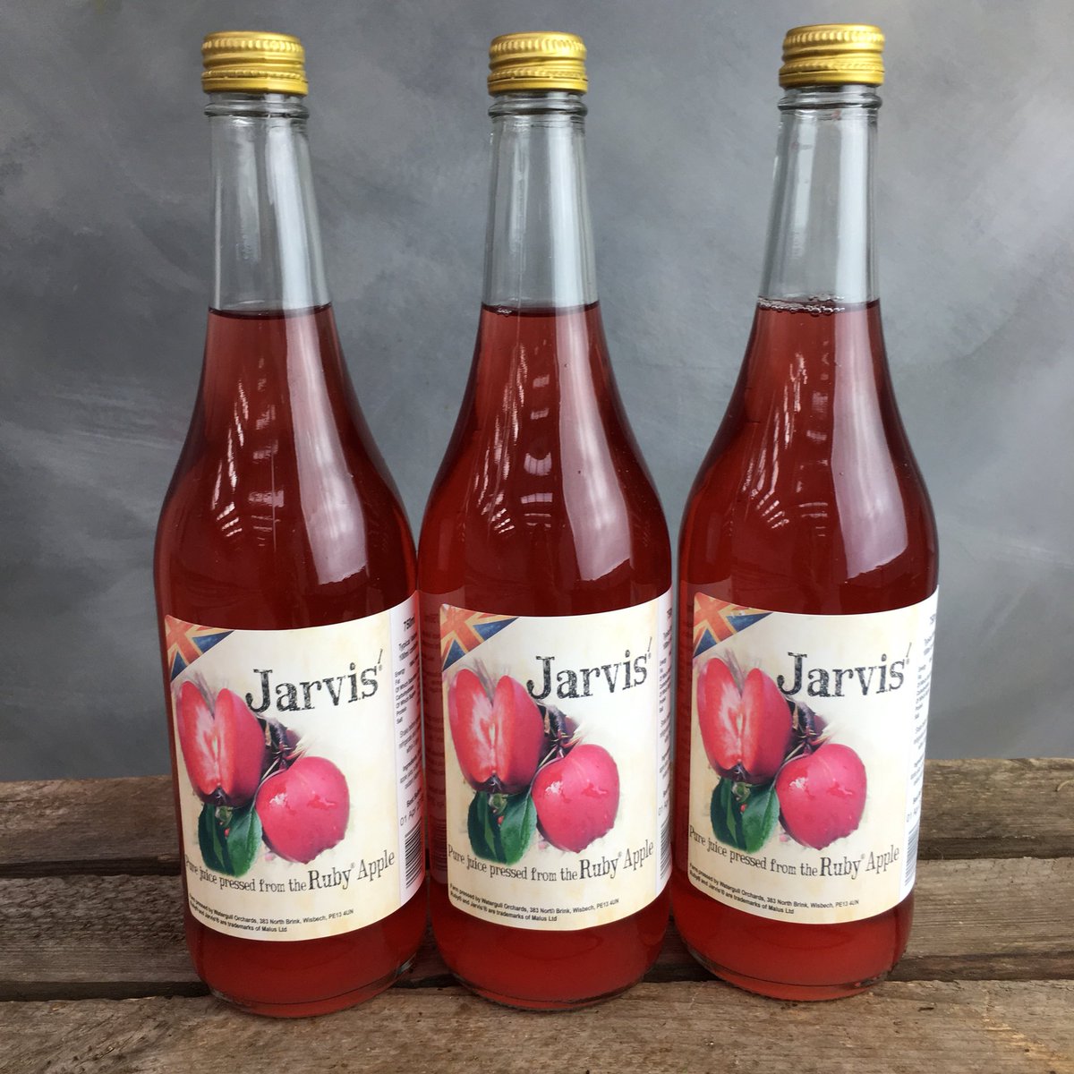 MashPurveyors's tweet photo. Have you tried this delicious pure pressed juice from the Ruby Apple? Highly recommended 👌🏼 #rubyapple #british #juice https://t.co/SrOwC7Bk1r