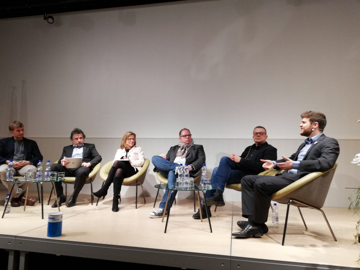 wavesprotocol's tweet photo. Huge thanks to our friend @KarlKarlsson_ for representing Waves Platform in University of Applied Sciences in Switzerland. We hope it was much easier to tell students about blockchain using Waves as an example

#WavesPlatform #Blockchain #Cryptocurrency $Waves https://t.co/Evk3qyjlnN