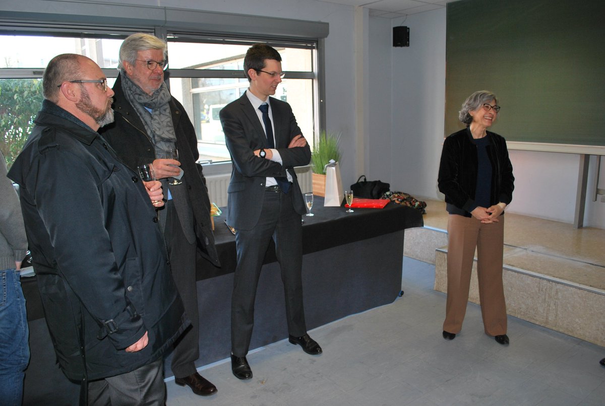 Remerciements à Madame Thèrese MARTINET pour les 6 années passées en tant que Présidente d'<a href="/IMTLilleDouai/">IMT Lille Douai</a> de la part de Monsieur Thierry KOSKAS @Thierry_KOSKAS son successeur à la présidence et de Monsieur Alain SCHMITT <a href="/AlainSchmittMin/">Alain Schmitt</a>, Directeur d'<a href="/IMTLilleDouai/">IMT Lille Douai</a>. @IMTLD_Alumni