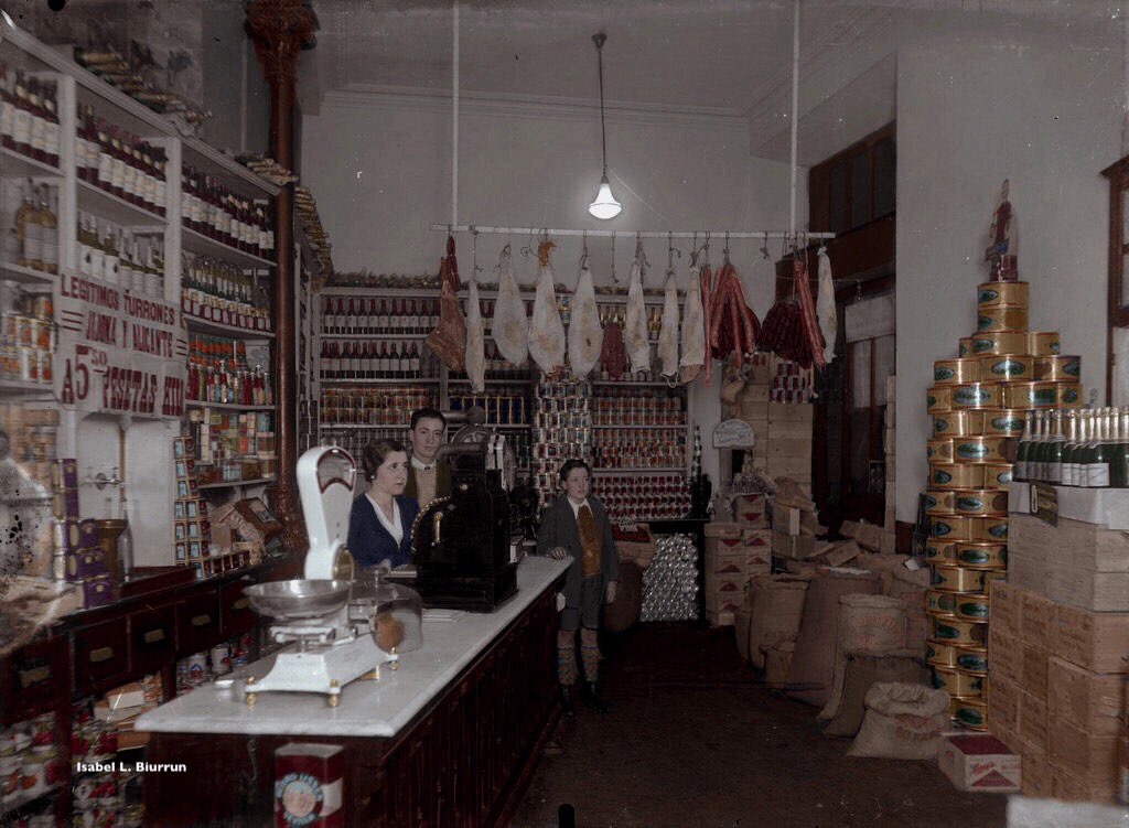 Tienda de comestibles donostiarra años 20/30