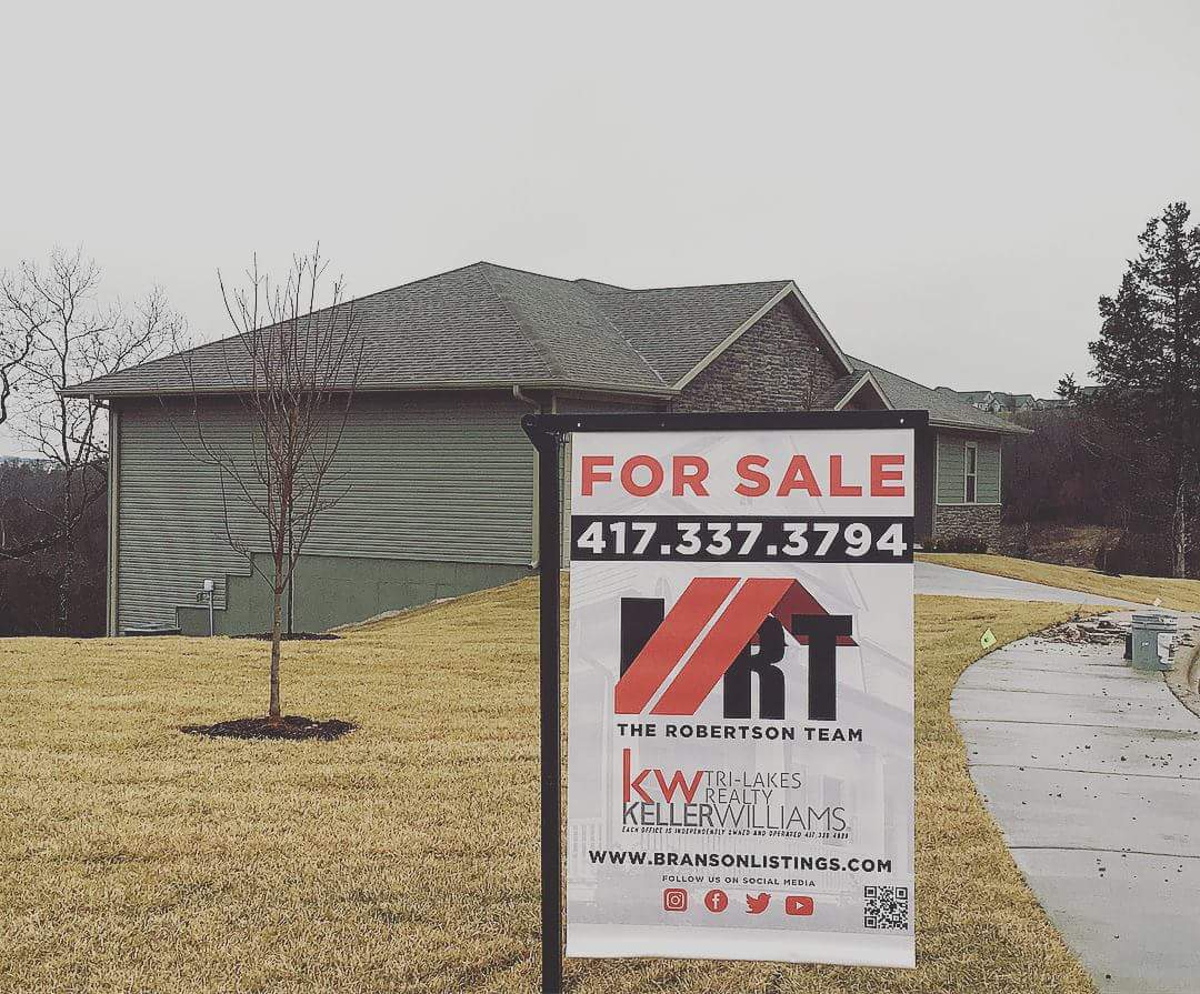 silverGuerrilla's tweet photo. New Guerrilla Signs replaces the old standard real estate sign https://t.co/P5EU0JqVhE