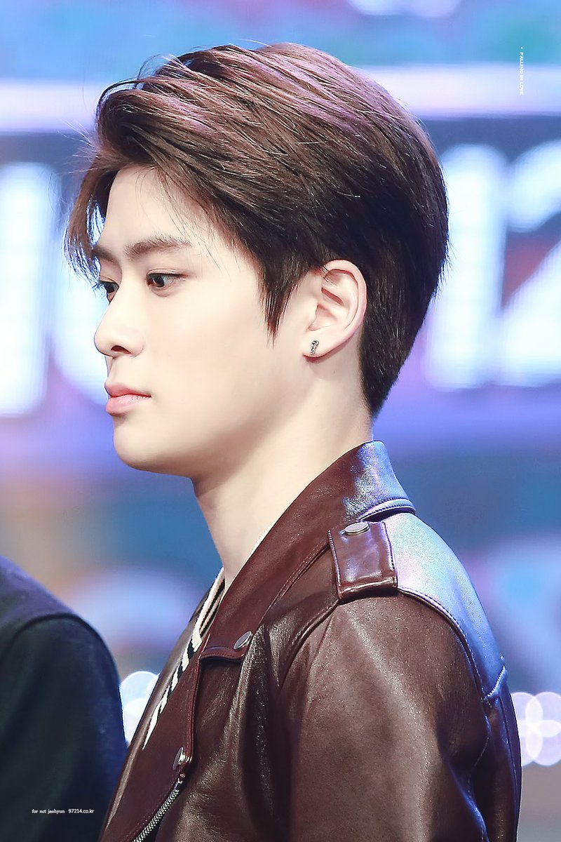 97214jh's tweet photo. 180225 부천연예예술상
매번 말하는거지만 잘생긴 재휸쓰... 
#NCT #NCT127 #재현 #JAEHYUN https://t.co/mGdGINYxzE