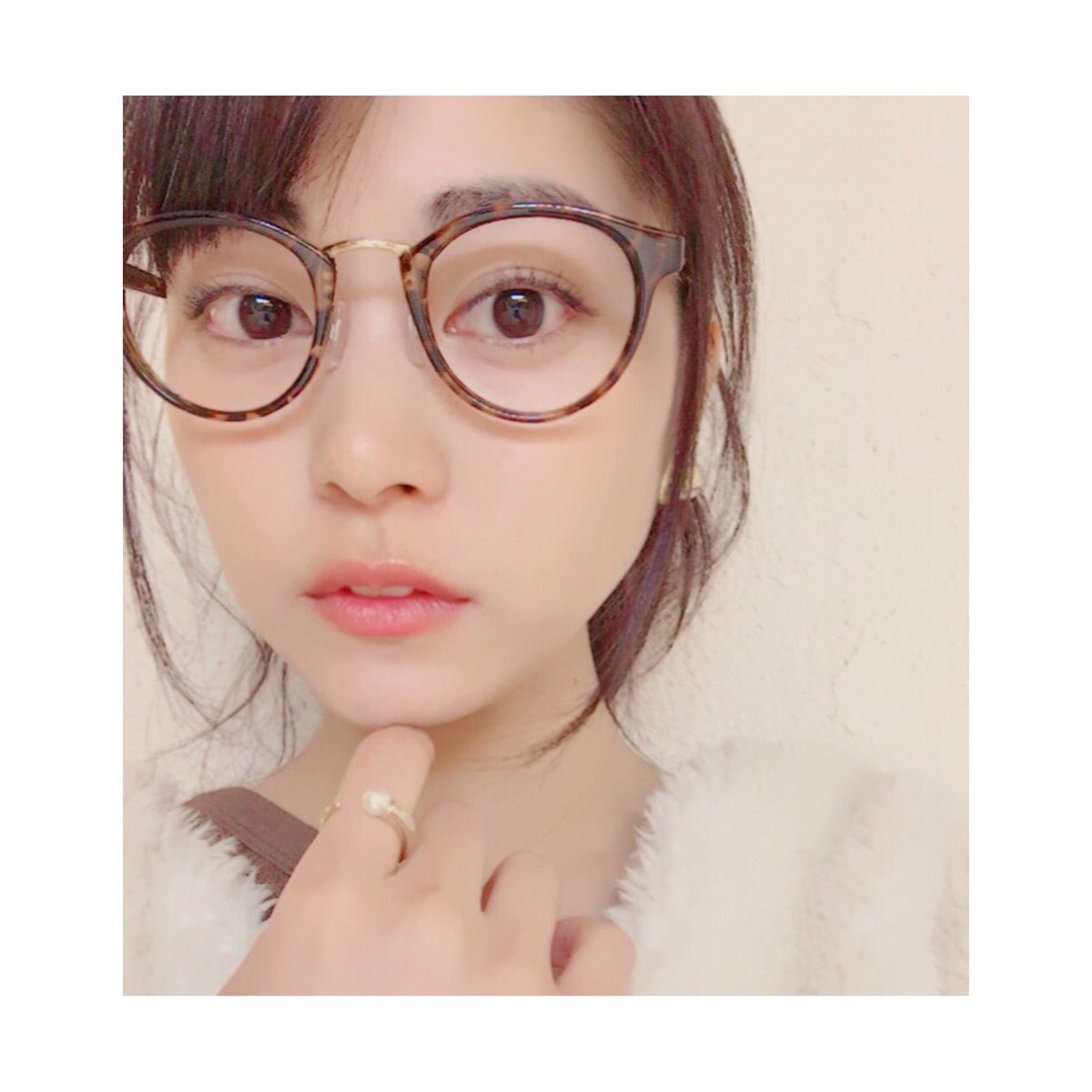 前田亜美 در توییتر 最近伊達メガネにハマってるるる フレームのお陰でまゆげ隠れて薄顔になれてるかな 笑 顔濃いと飽きるの自分に 笑