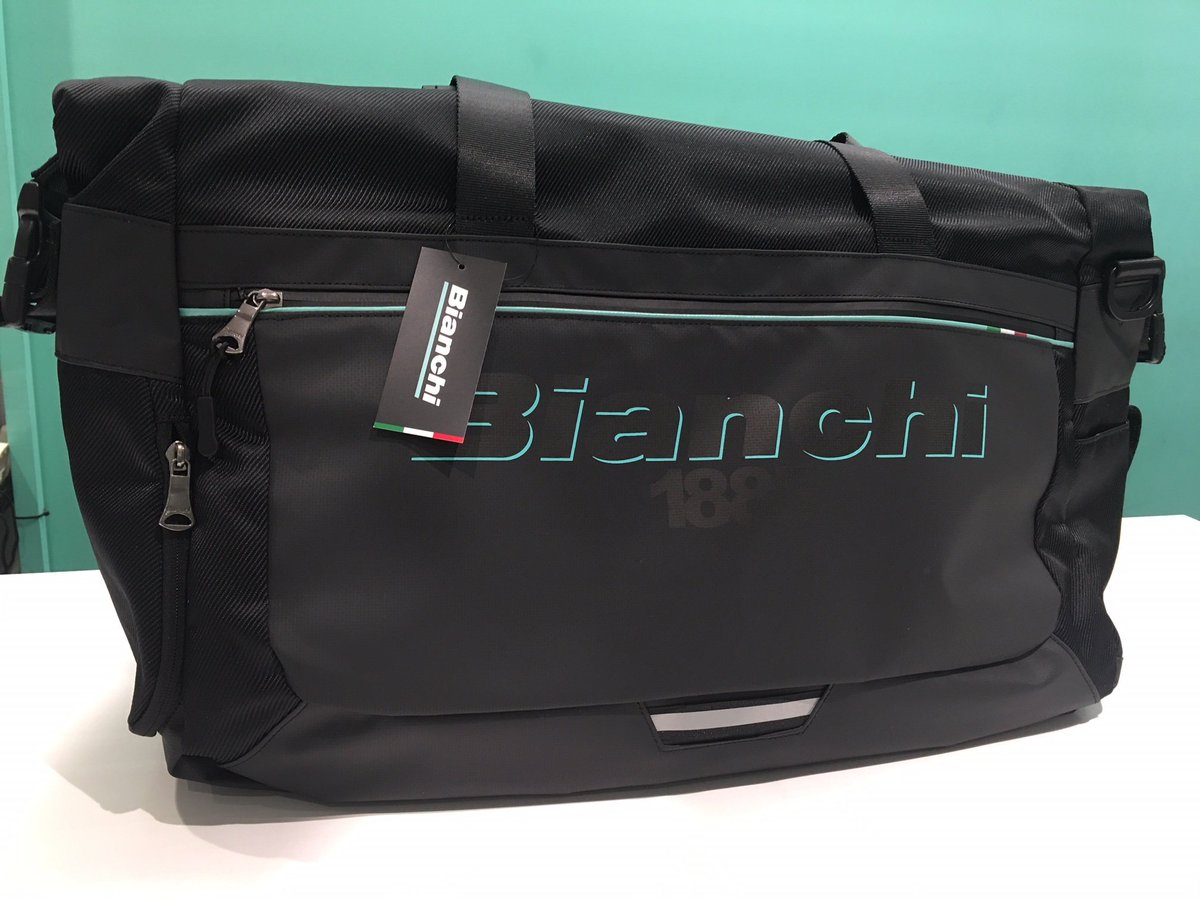 Bianchi Bike Store Tachikawa 立川 ビアンキバッグ再入荷しました ビアンキバッグ の中でも大容量のダッフルバッグ レースイベントや自転車での小旅行等様々なシーンで活躍できます ブラックカラーなので合わせやすいのもいいですね 春先の Bianchi Bike Store Tachikawa 立川 ビアンキバッグ再入荷しました ビアンキバッグ の中でも大容量のダッフルバッグ レースイベントや自転車での小旅行等様々なシーンで活躍できます ブラックカラーなので合わせやすいのもいいですね 春先の