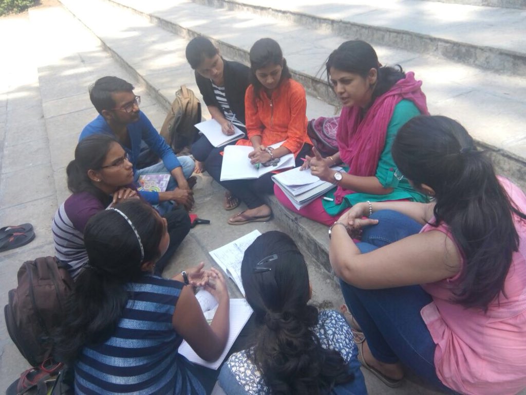 SharayuGhive's tweet photo. #ProfessorInTrouble #PayToProfessor Show some concern about the payment issue of the #Sinhgad staff. Future of 8k+ students at stake.  Though fighting for the salary, professors do care for their students. @HRDMinistry @narendramodi @DevFadnavis @TawdeVinod @PrakashJavdekar https://t.co/Q1jRbOHyMi