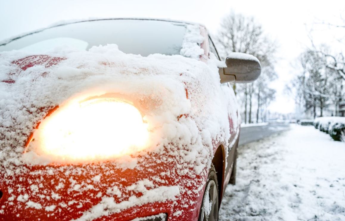 AtalianServest's tweet photo. If you get stuck in snow, move your vehicle slowly backwards and forwards out of the rut using the highest gear you can. Via @RoSPA #StaySafe #BeastFromTheEast 🌨❄️ https://t.co/ijIKSvIQyB