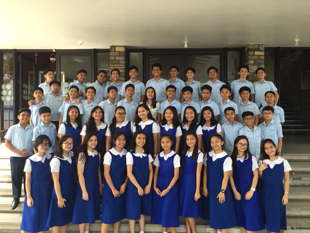 Unde17_18's tweet photo. Mga Mababait na estudyante ni Ma’am Dimaano♥️  #undefamily♥️ https://t.co/bT1gI6q654