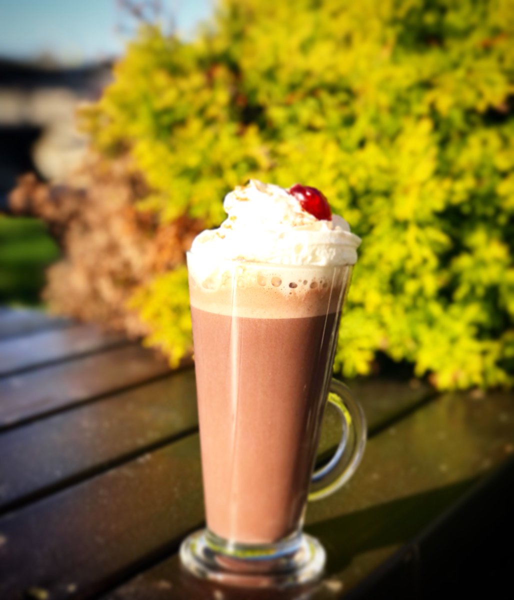 DuttonsCafe's tweet photo. Black Forrest Hot Chocolate....perfect for battling the cold...! https://t.co/SbwKse9Xqp