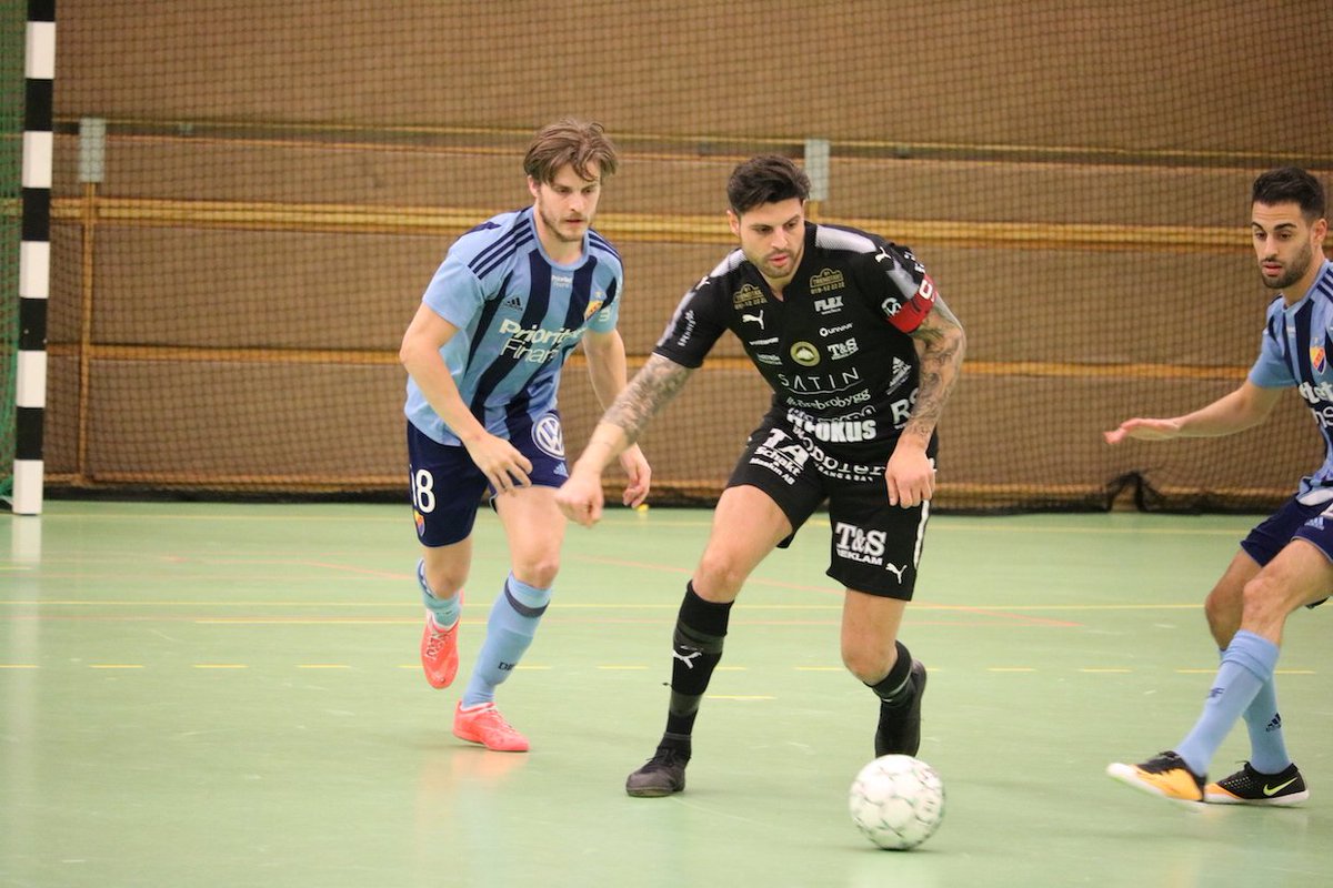 Örebro FC - IFK Uddevalla möts i finalen i Svenska Futsalligan (SFL): svenskelitfotboll.se/orebro-fc-ifk-…