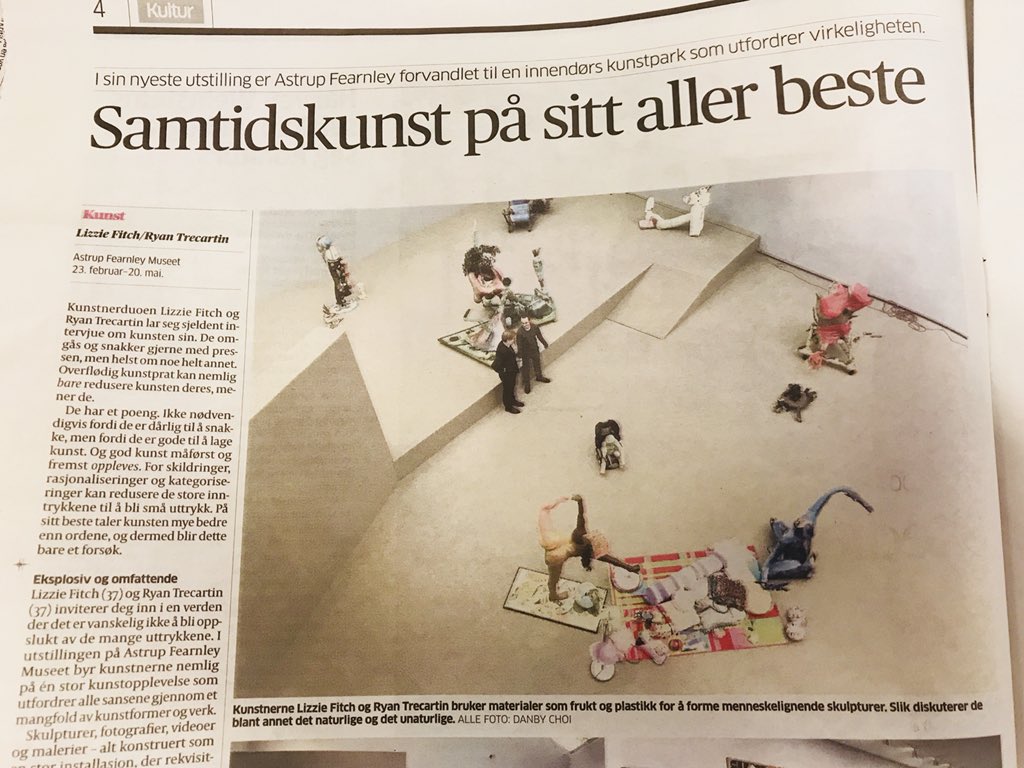helledussen's tweet photo. Denne anmeldelsen er så god at jeg får lyst til å sette meg på toget hele veien fra Skien til Oslo for å se. Kan ikke skjønne annet enn at Danby Choi også er en veldig god anmelder. @Aftenposten @astrupfearnley 
#samtidskunst #lizzifitch #ryantrecartin #opplevelser #utfordrer https://t.co/LYKPRPmnmC