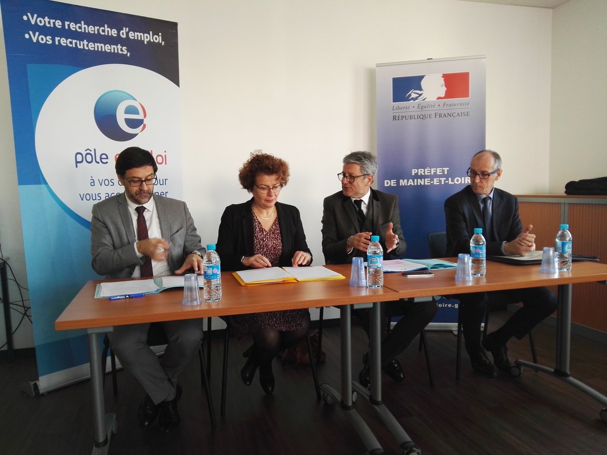 BodetAurelie's tweet photo. Conférence de presse sur l emploi en cours au #poleemploi d #Angers Roseraie avec M Gonzalez, #Prefet49, M Gauci, Secrétaire Général de la Préfecture, Mme Durand, Directrice UT Direccte 49, et M Letertre, #DT49 #poleemploi https://t.co/kDHCMXb32s