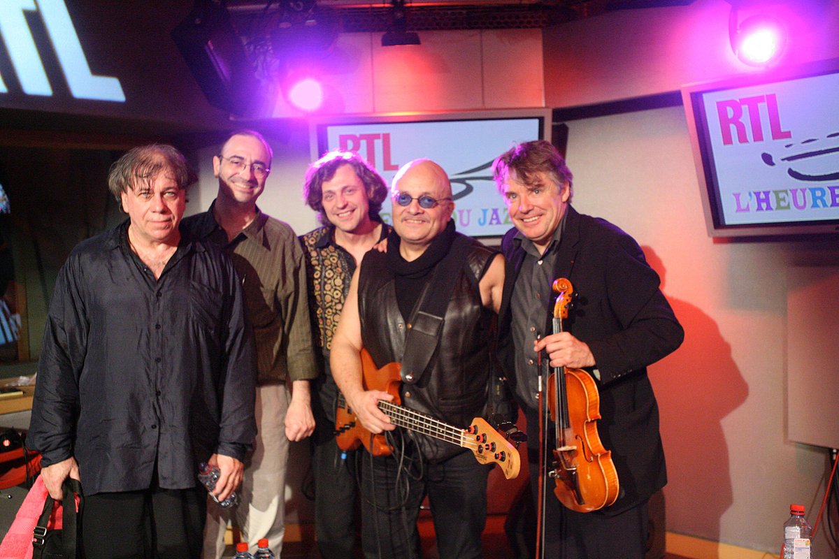 Lheuredujazz's tweet photo. @Lheuredujazz @didierlockwood Dimanche 4 mars rendra hommage à @didierlockwood avec notamment des extraits d'un Grand Studio enregistré en 2006 avec Christian Vander et  Jannick Top https://t.co/rK1VQGv95y