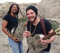 whalllbe's tweet image. JEUDI au Centre Culturel de Woluwe-Saint-Pierre: le duo The Two! 🎵 Leur musique est sincère, poignante, tantôt sauvage et tantôt douce! Elle défend un blues acoustique traditionnel aux couleurs du blues créoles. Un concert exceptionnel à ne manquer, le 1er mars à 20h30! ⚠️