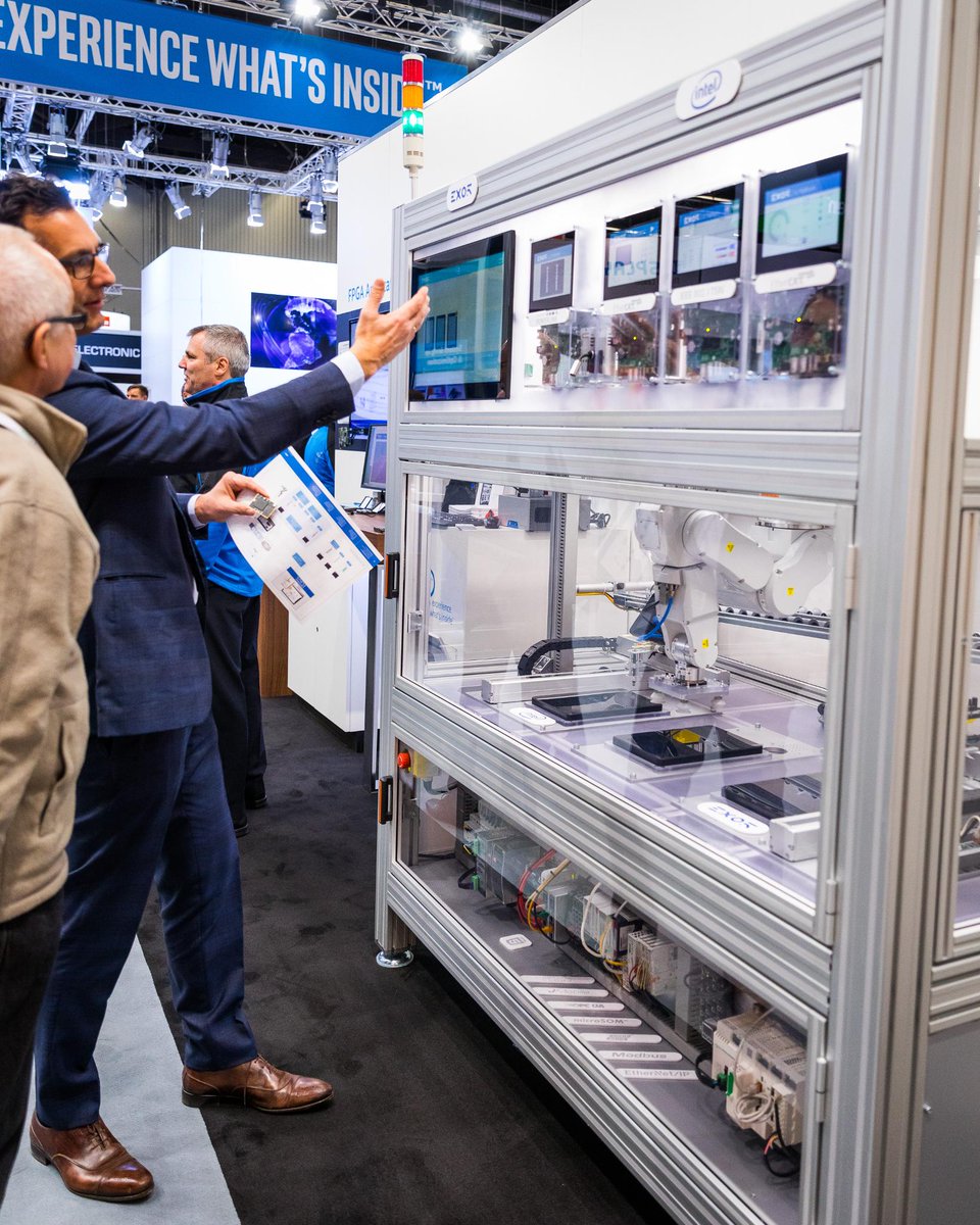 IntelEdge's tweet photo. Bringing the #smartfactory to life: real-time management, data analysis, direct connectivity to the cloud, data visualization &amp; more. #EW18 #industry40 #IoT https://t.co/utOG1Q0NbZ