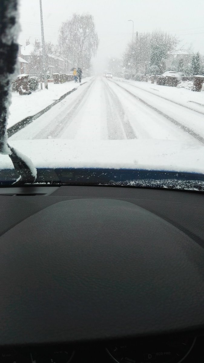 stevenhallworth's tweet photo. Nice to see Lincoln council have prepared the roads well for the long awaited 'Beast from the East'. Faultless as per ๐ #idiots #clueless #saltspreading #beastfromtheast @thelincolnite @lincolncouncil https://t.co/jgJgygwL4N