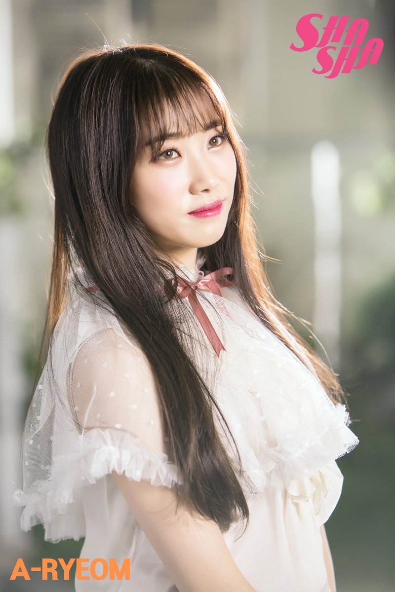 KpopGirlzBands1's tweet photo. #ShaSha #Debut #ARYEOM #GARAM #GoWoon #Teasers (2) https://t.co/8RRefaBTeQ